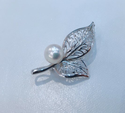 30-11アコヤパールSV小さめブローチ